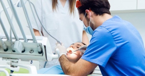 стоматологи в Аклинике